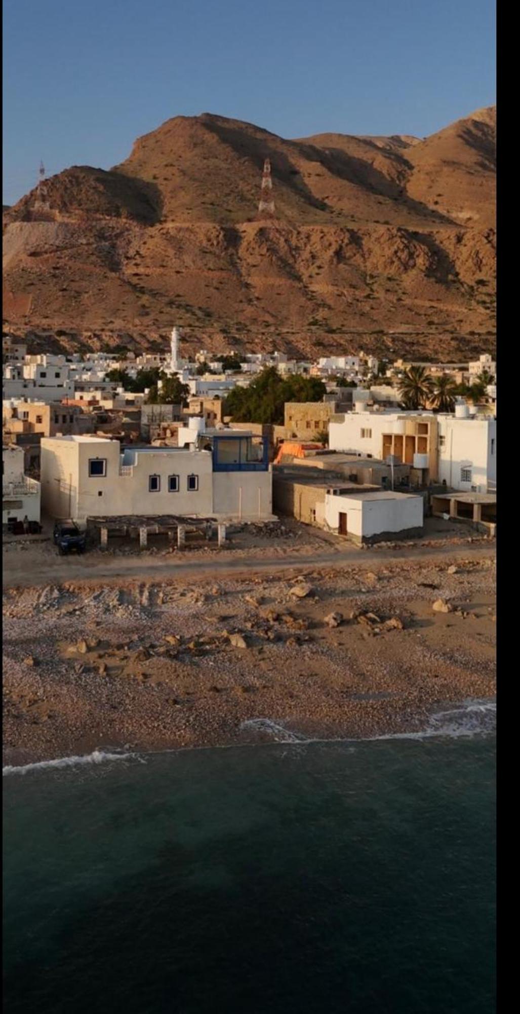 Santorini Tiwi